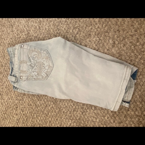 Authentic Signature Miss Me Bermuda Jean Shorts! Size 27! Sparkles! - Picture 2 of 5